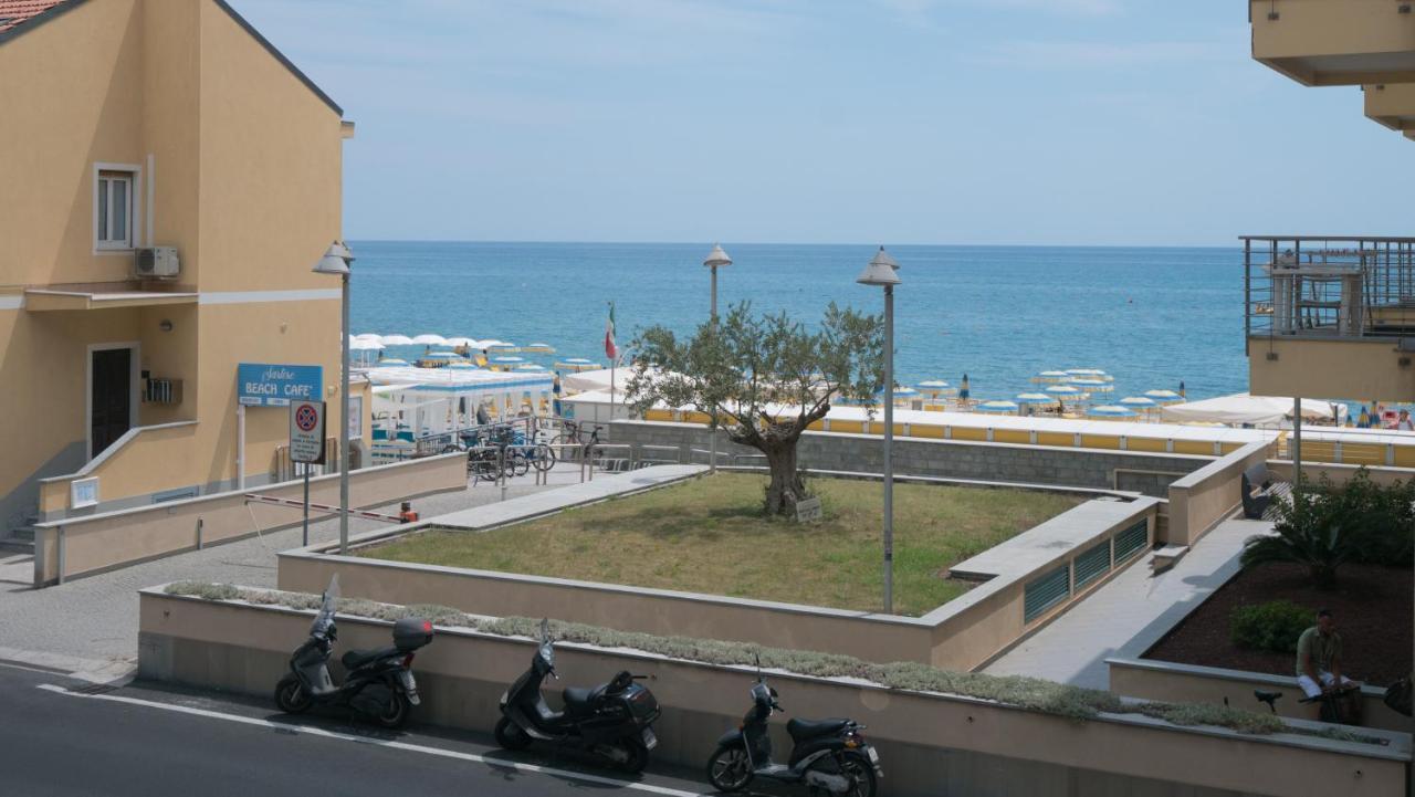 Babyaccommodation Family Experience IV Pietra Ligure Zewnętrze zdjęcie